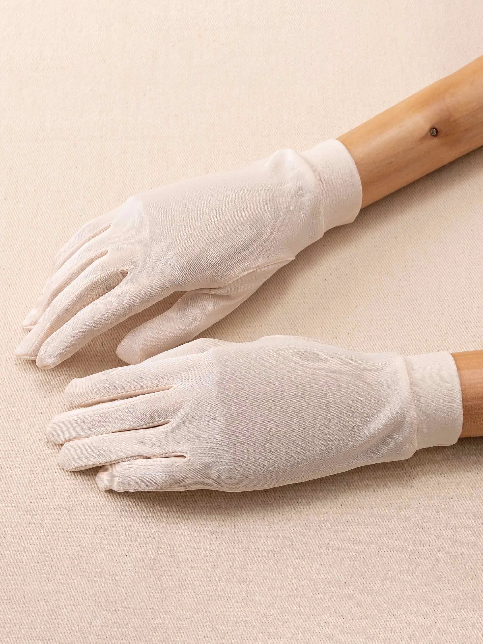 Silk Sleeping Gloves