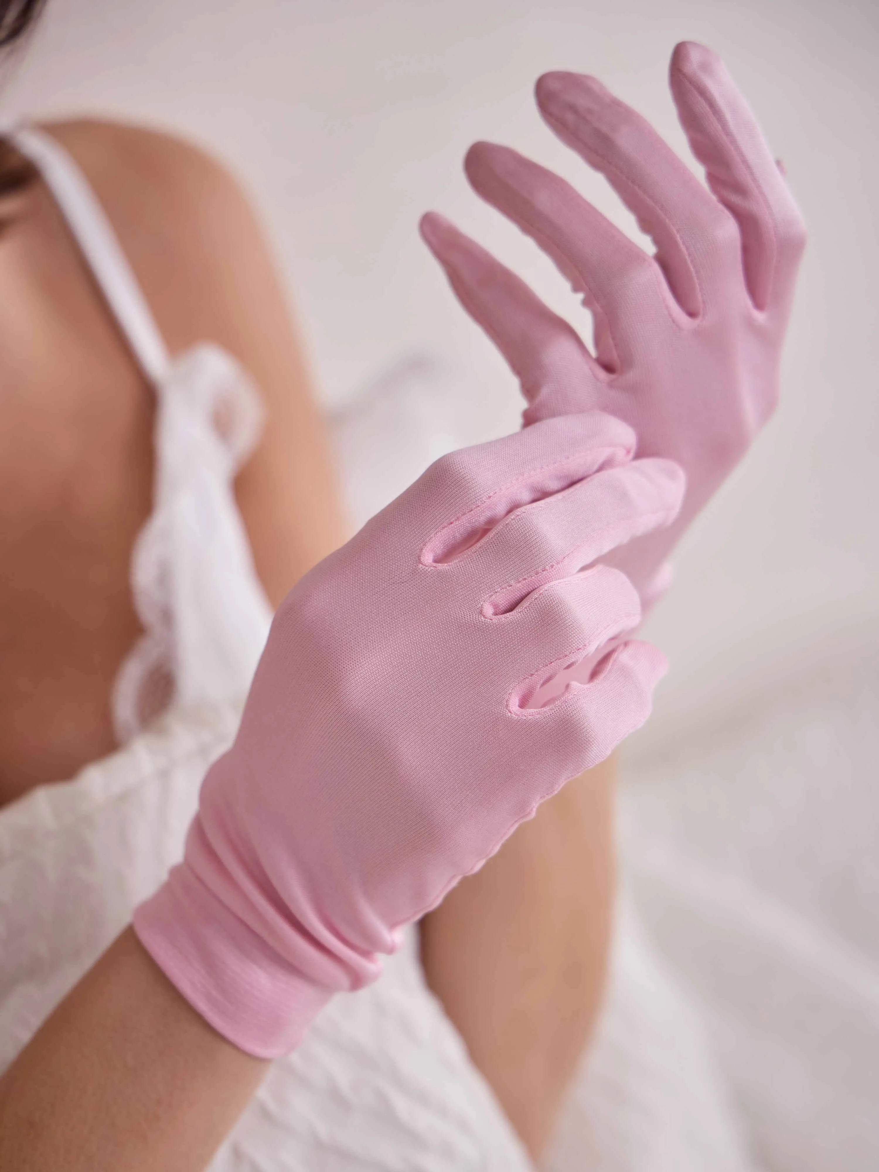Silk Sleeping Gloves