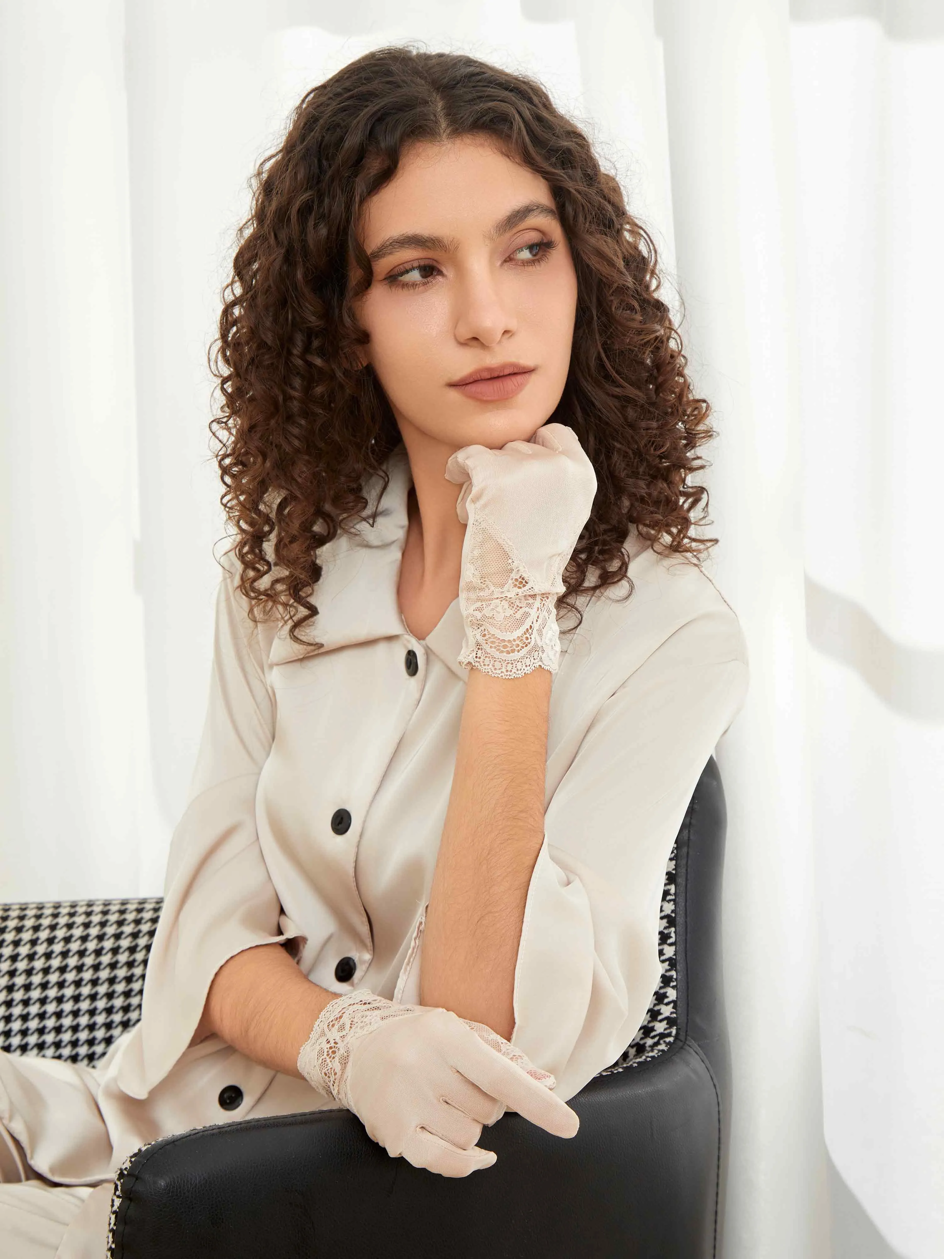 Silk Sleeping Gloves with Lace Cuff for Dry Hand Treatment