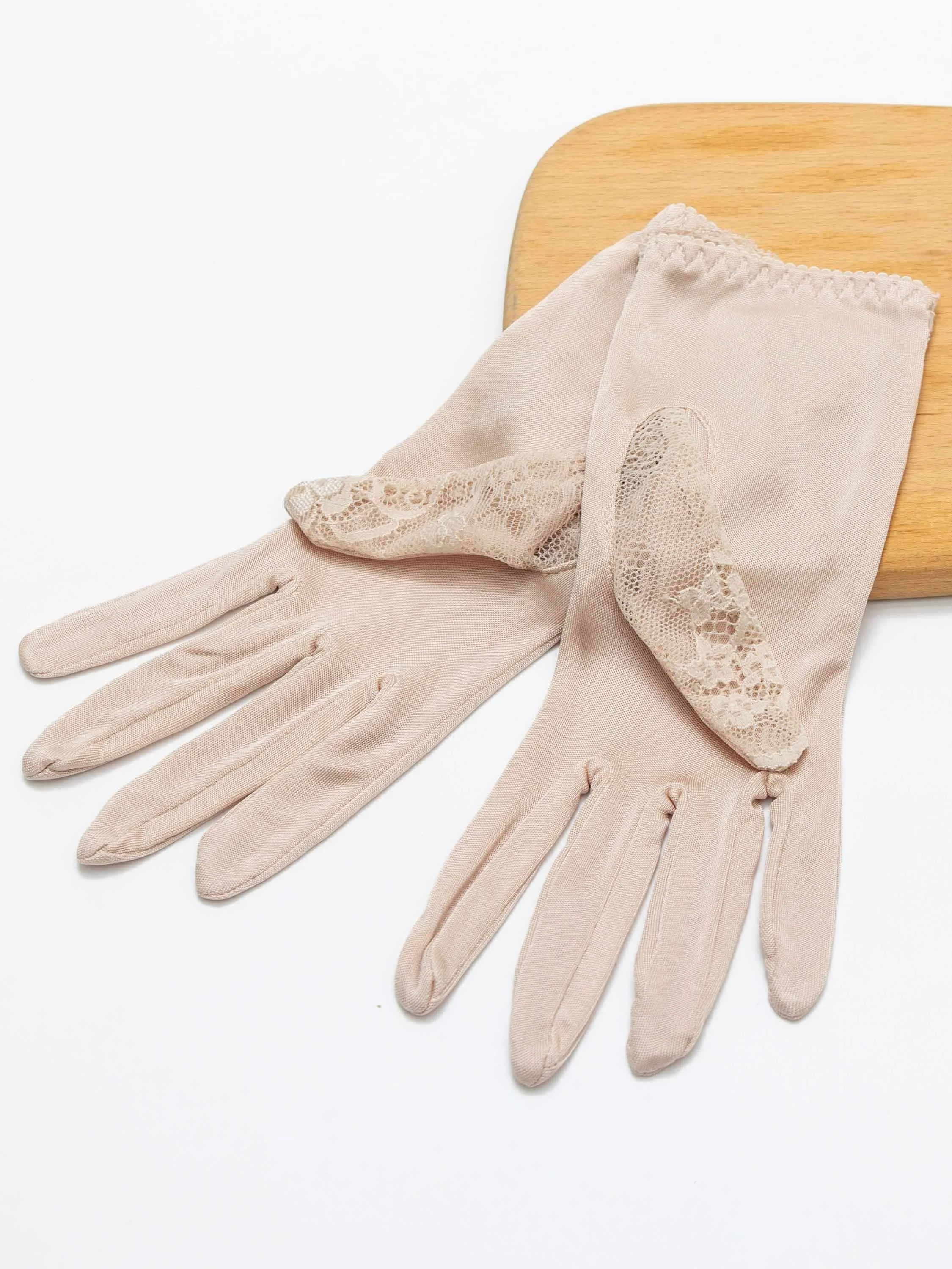 Silk Sleeping Gloves with Lace Cuff for Dry Hand Treatment